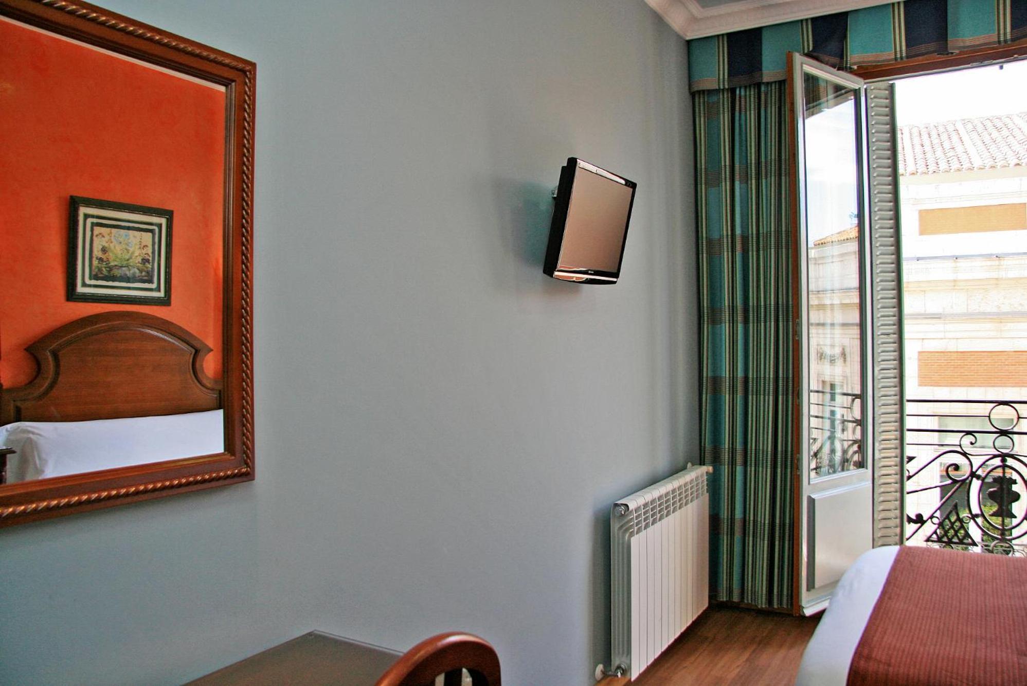 Hostal Victoria II Madrid Exterior photo