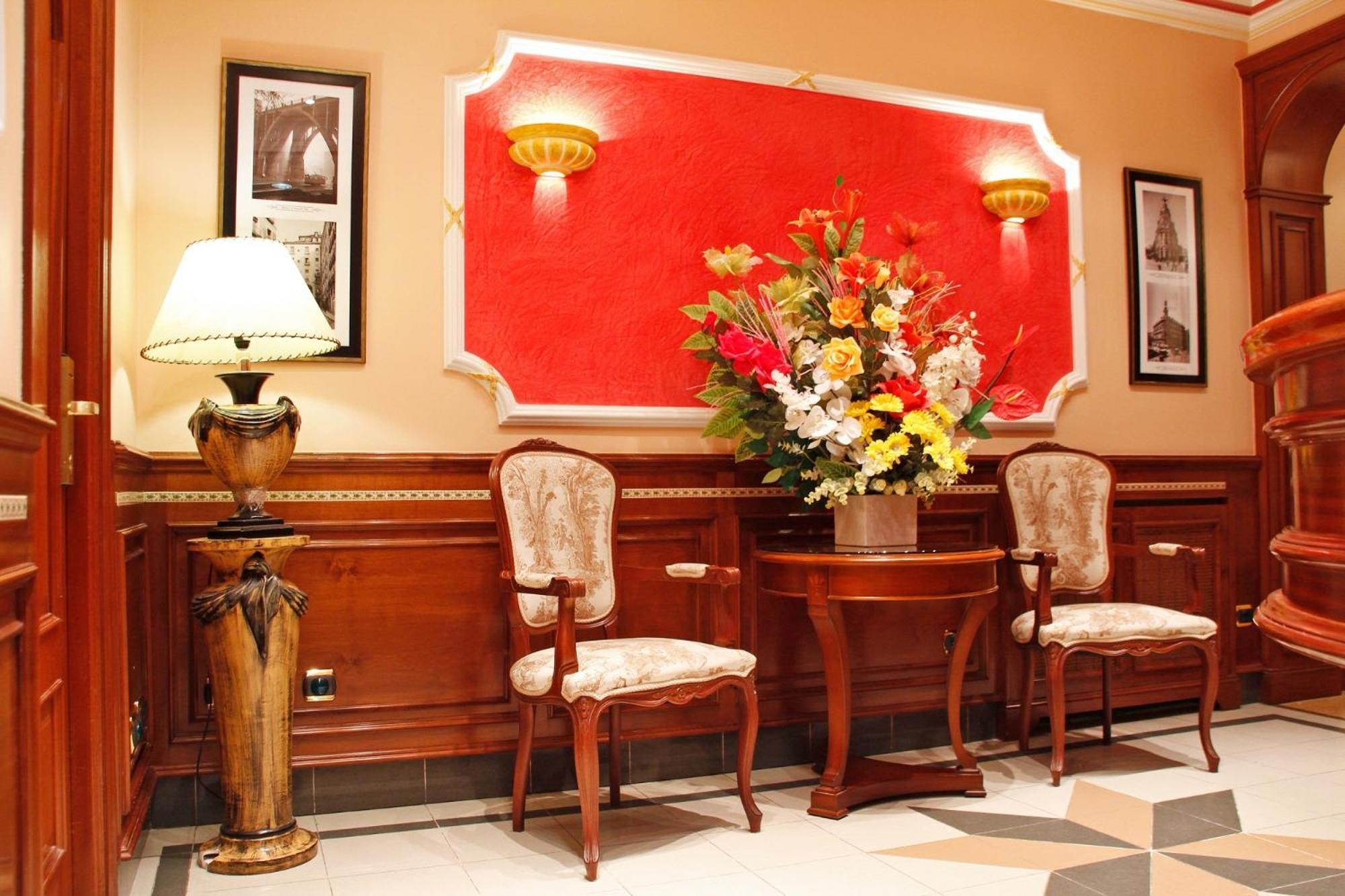 Hostal Victoria II Madrid Exterior photo