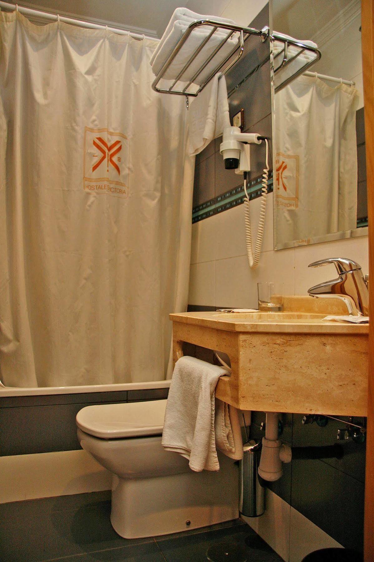 Hostal Victoria II Madrid Exterior photo